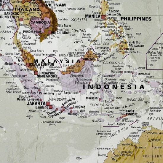 Świat 1:30 000 000. Mapa ścienna polityczna executive. Wydawnictwo: Maps International. Fragment 2