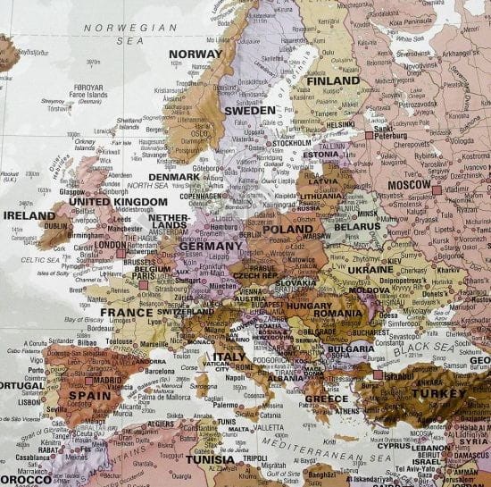 Świat 1:30 000 000. Mapa ścienna polityczna executive. Wydawnictwo: Maps International. Fragment 4