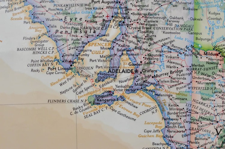 Australia 1:6 413 000. Mapa ekskluzywna w ramie drewnianej. Wydawnictwo: National Geographic. Fragment 2
