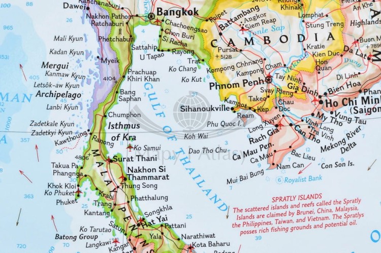 Azja 1:13 812 000. Mapa polityczna w ramie drewnianej. Wydawnictwo: National Geographic. Fragment 4