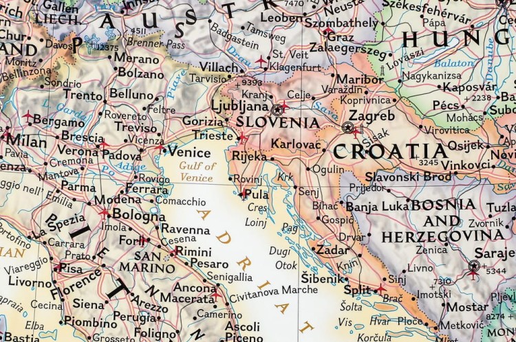 Europa 1:5 419 000. Mapa ekskluzywna w wersji do wpinania. Wydawnictwo: National Geographic. Fragment 5