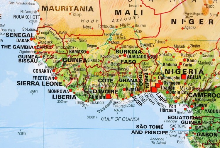Świat 1:20 000 000. Mapa fizyczna z elementami środowiska. Rama alu SLIM. Fragment 1