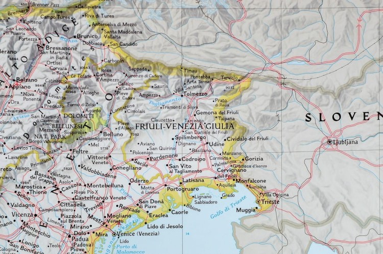Włochy 1:1 765 000. Mapa w wersji magnetycznej wydawnictwa National Geographic. Fragment 6