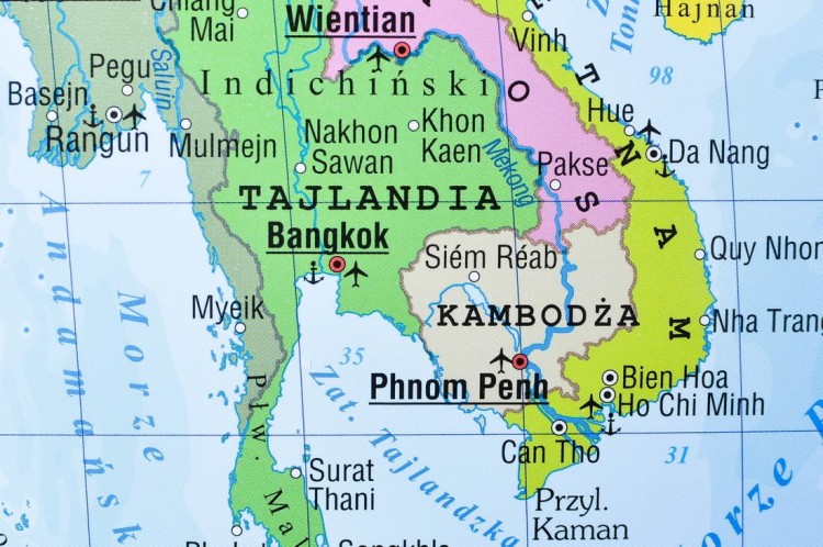 Świat 1:20 000 000. Mapa polityczna do wpinania. Wydawnictwo Piętka. Fragment 3
