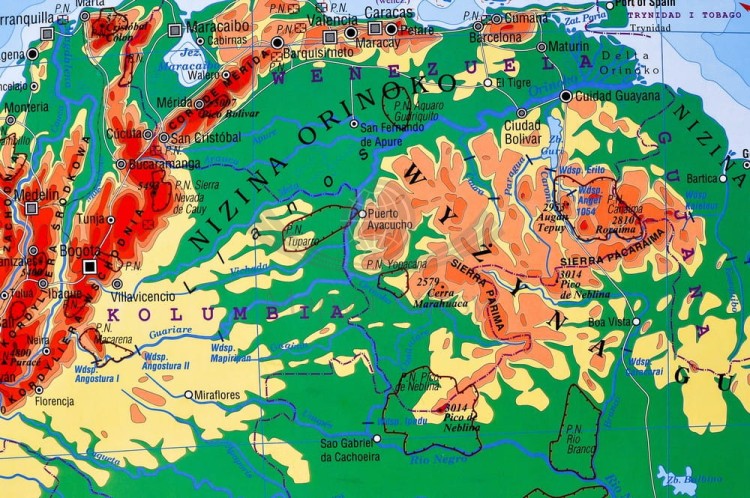 Ameryka Południowa 1:8 150 000. Dwustronna mapa ścienna. Polityczna i fizyczna. Strona fizyczna - fragment 3