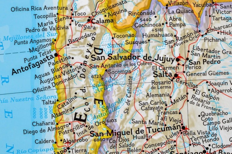 Ameryka Południowa. Mapa polityczna w ramie drewnianej. Wydawnictwo: National Geographic. Fragment 8