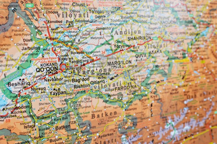 Uzbekistan 1:1 300 000. Mapa ścienna fizyczno-drogowa wydawnictwa Gizi Map. Fragment 5