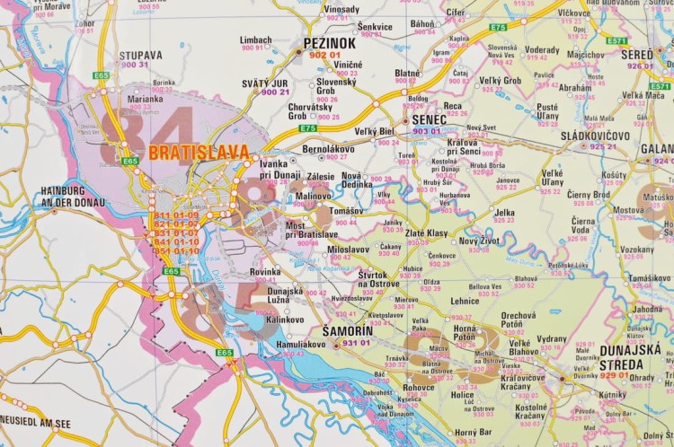 Słowacja 1:320 000. Mapa ścienna kodowo-drogowa. Fragment 1