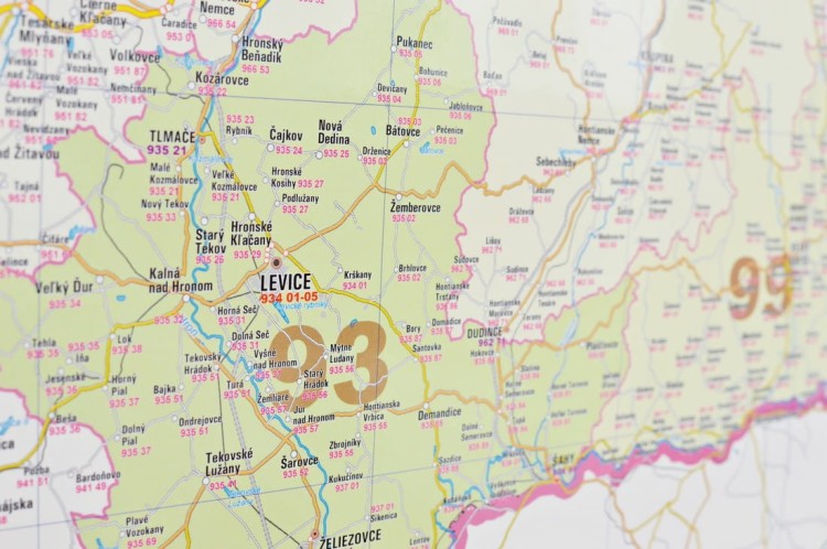 Słowacja 1:320 000. Mapa ścienna kodowo-drogowa. Fragment 6
