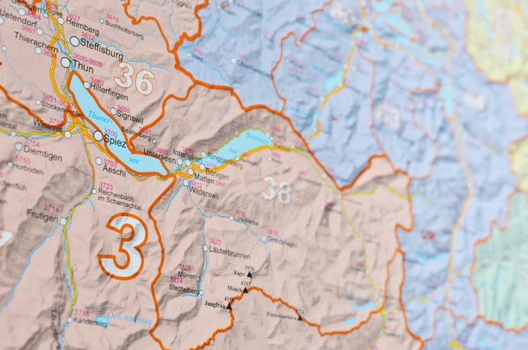 Szwajcaria 1:400 000. Mapa ścienna kodowo-drogowa w wersji magnetycznej. Fragment 4