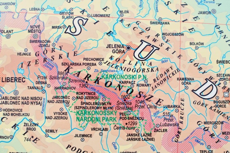 Polska południowa 1:435 000. Mapa ścienna fizyczna. Fragment 4