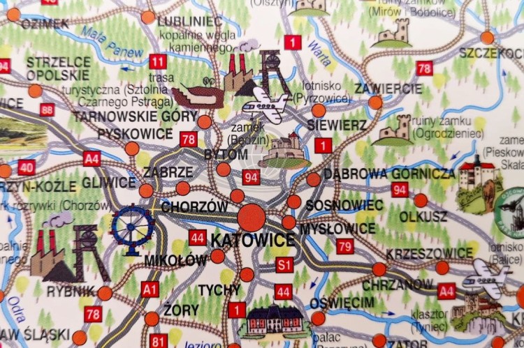 Polska Junior. Mapa ścienna dla dzieci. Plansza edukacyjna wydawnictwa Demart. Fragment 3
