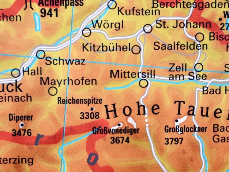 Kraje niemieckojęzyczne. Niemcy, Austria, Szwajcaria. Mapa ścienna fizyczna. Drewniane półwałki. Wydawnictwo: Stiefel. Fragment 4