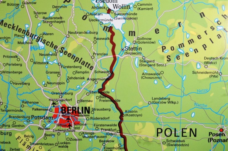 Kraje niemieckojęzyczne. Niemcy, Austria, Szwajcaria. Mapa ścienna fizyczna. Drewniane półwałki. Wydawnictwo: Stiefel. Fragment 2