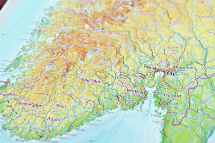 Skandynawia 1:2 800 000. Fizyczna mapa 3D, plastyczna (trójwymiarowa). Producent: Georelie. Fragment 3