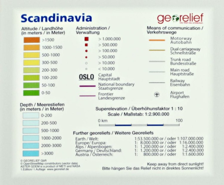 Skandynawia 1:2 800 000. Fizyczna mapa 3D, plastyczna (trójwymiarowa). Producent: Georelief. Legenda