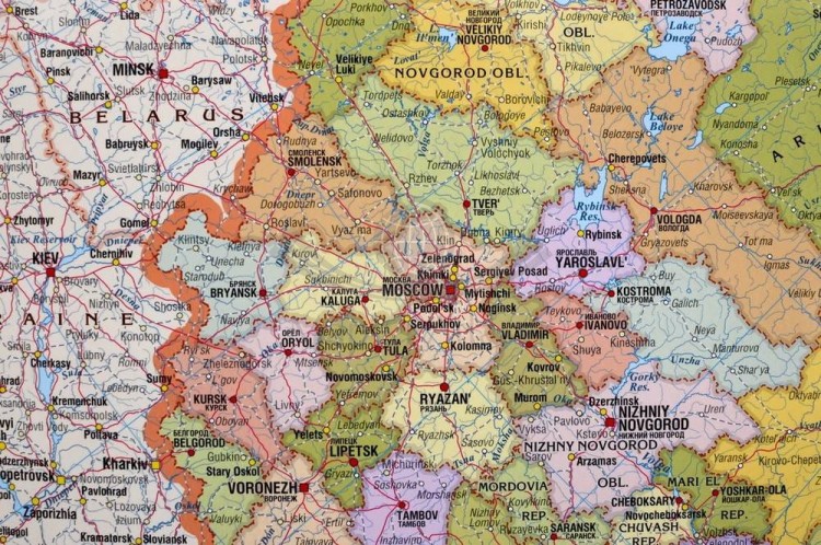 Rosja / Federacja Rosyjska 1:7 000 000. Mapa ścienna administracyjno-drogowa. Wersja angielska. Fragment 4