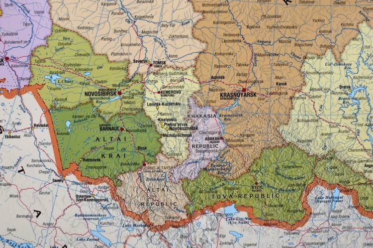 Rosja / Federacja Rosyjska 1:7 000 000. Mapa ścienna administracyjno-drogowa. Wersja angielska. Fragment 7