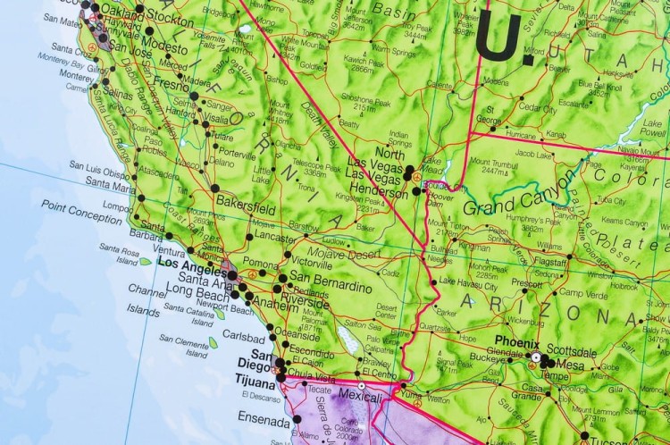 Ameryka Północna 1:7 000 000. Mapa ścienna polityczna wydawnictwa Maps International. Fragment 6