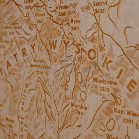 Tatry. Panorama. Grawerowana w drewnie. Fragment 1