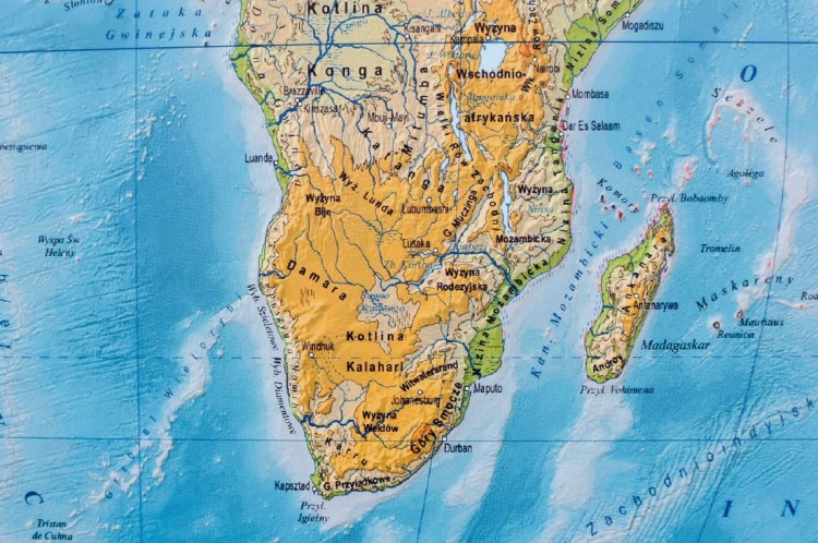 Świat. Mapa polityczna i fizyczna. Dwustronna mapa ścienna. Strona fizyczna - fragment