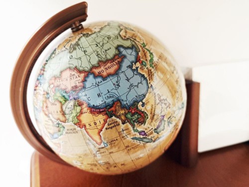 Globus. Pojemnik na karteczki