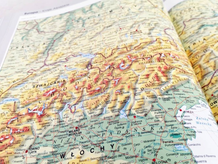 Wielki Atlas Świata wydawnictwa NEO-PILOT. Fragment 3