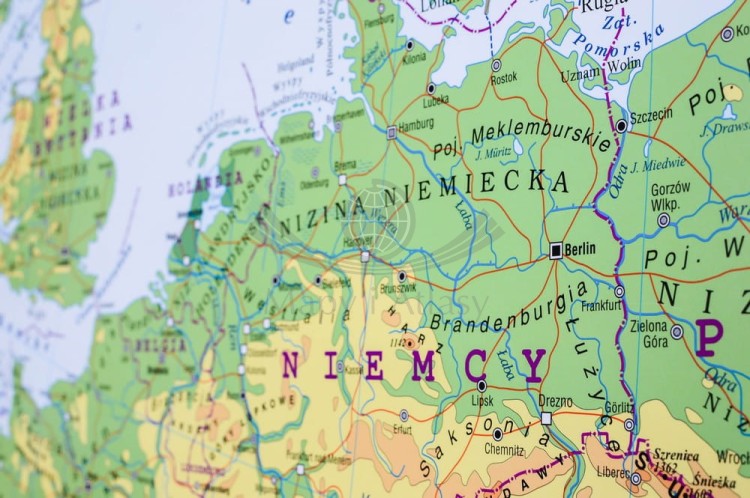 Europa 1:3 300 000. Dwustronna mapa ścienna. Strona ogólnogeograficzna (fizyczna) - fragment 8