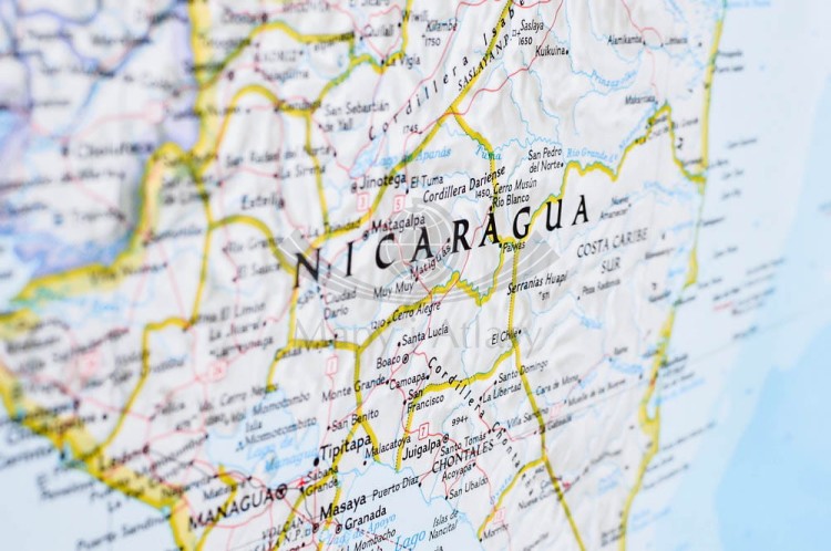 Ameryka Środkowa (Centralna). Mapa polityczna w ramie drewnianej. Wydawnictwo: National Geographic. Fragment 4