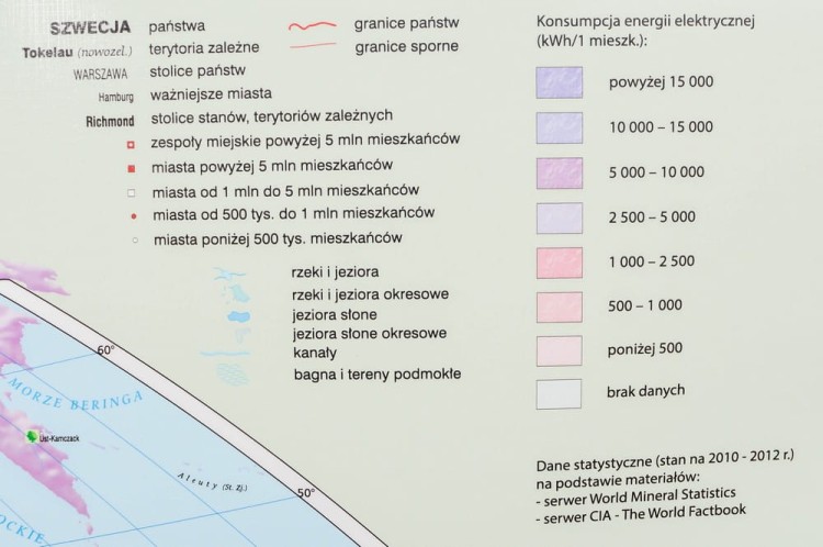 Świat 1:26 000 000. Mapa ścienna gospodarcza: surowce, przemysł, energetyka. Wydawnictwo: Meridian. Legenda