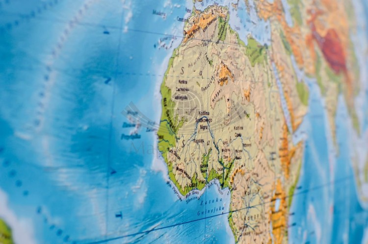 Świat. Mapa polityczna i fizyczna. Podkładka na biurko. Fragment 16