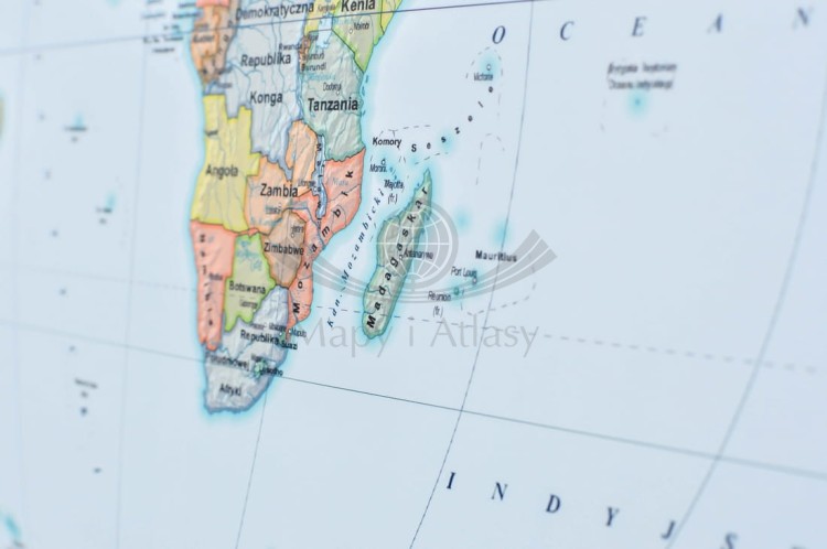 Świat. Mapa polityczna i fizyczna. Podkładka na biurko. Fragment 6