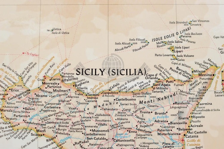 Włochy 1:1 765 000. Mapa ekskluzywna. Wersja magnetyczna. Wydawnictwa: National Geographic. Fragment 2
