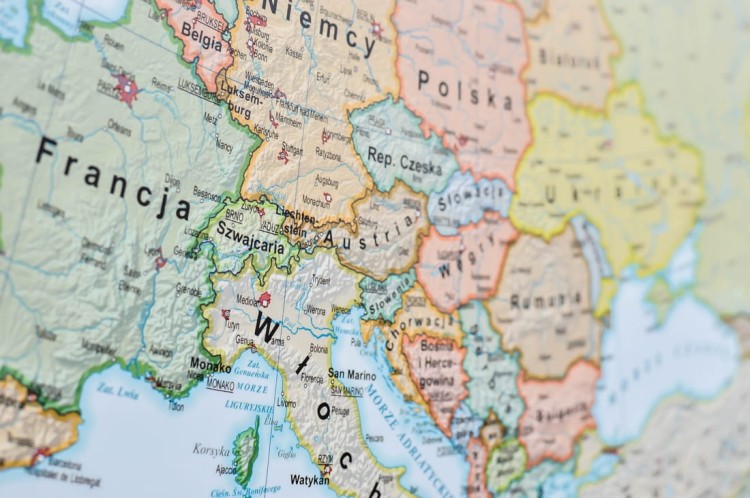 Europa. Mapa polityczna i fizyczna. Mapa ścienna. Fragment 16