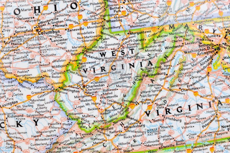 USA 1:4 561 000. Mapa polityczna w ramie drewnianej. Wydawnictwo: National Geographic. Fragment 5