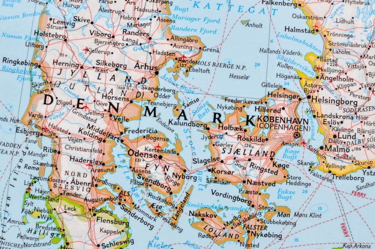 Skandynawia 1:2 763 000. Mapa w ramie drewnianej. Wydawnictwo: National Geographic. Fragment 2
