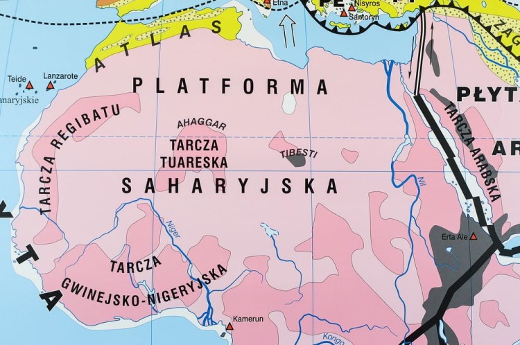 Świat wielkie formy ukszt powierzchni i budowa geologiczna NE (18) a.jpg
