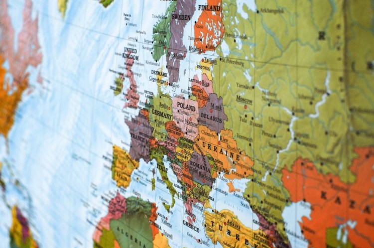 Świat 1:40 000 000. Mapa ścienna polityczna wydawnictwa Freytag & Berndt. Fragment 8