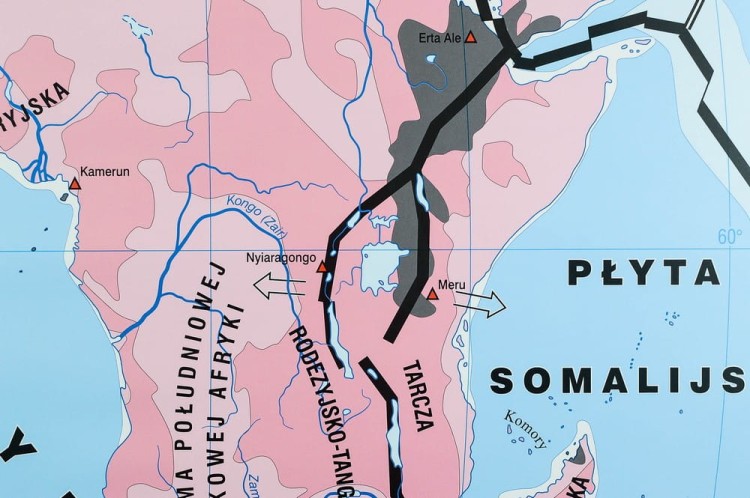 Świat wielkie formy ukszt powierzchni i budowa geologiczna NE (19) a.jpg