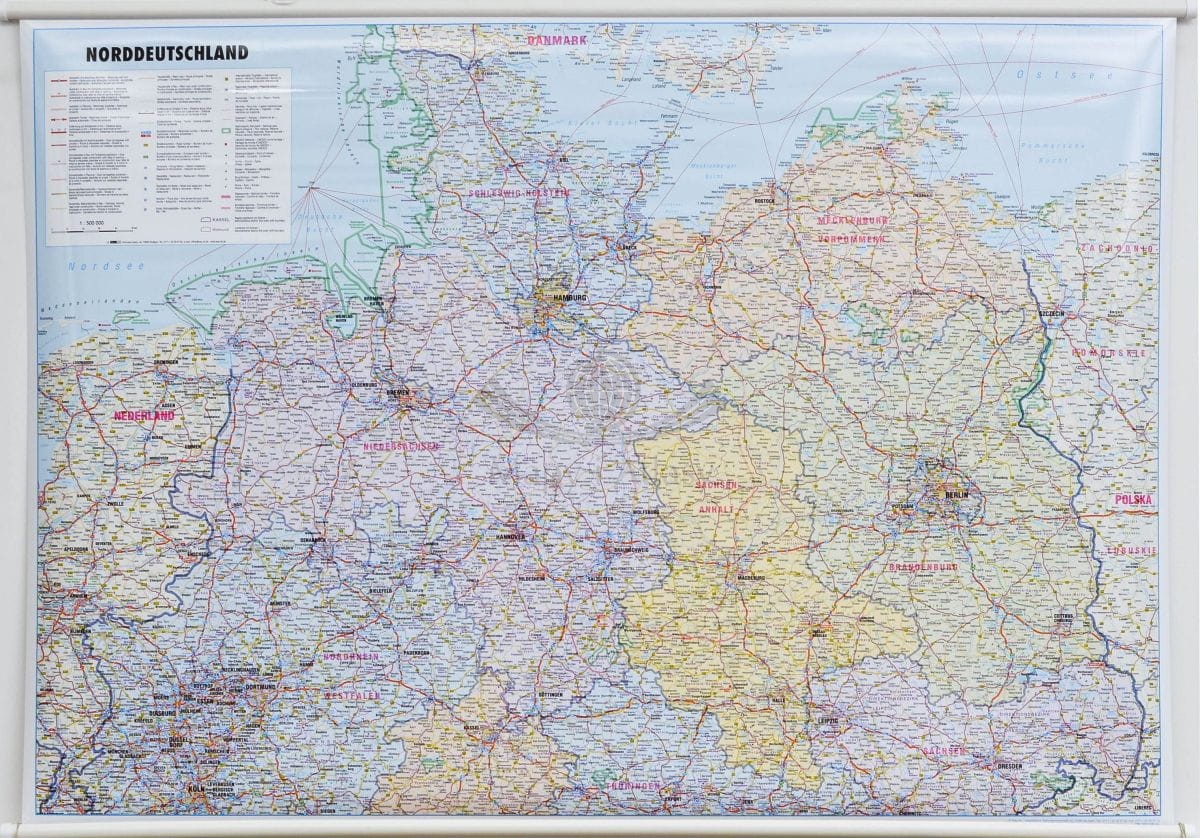 Niemcy Północne 1:500 000. Mapa ścienna administracyjno-drogowa
