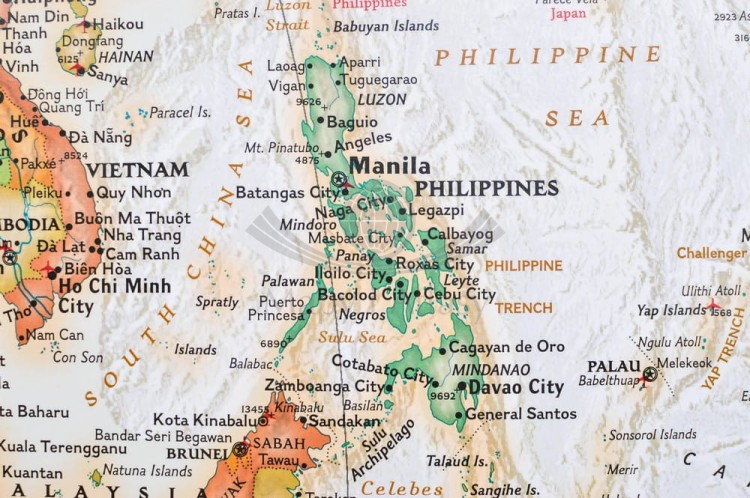 Świat 1:18 390 000. Mapa ścienna polityczna, ekskluzywna. Wydawnictwo: National Geographic. Fragment 1