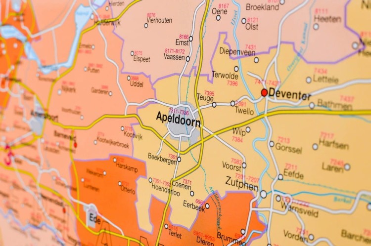 Beneluks 1:420 000. Belgia, Holandia, Luksemburg. Mapa administracyjna z kodami pocztowymi w wersji magnetycznej. Wydawnictwo: Stiefel. Fragment 6