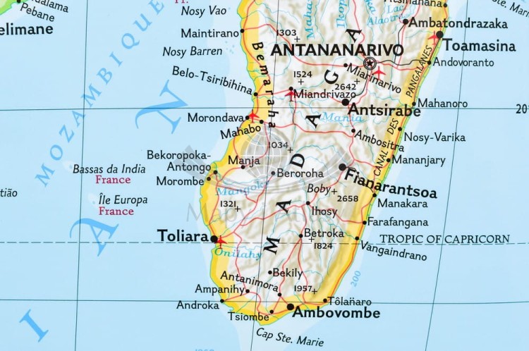 Afryka. Mapa polityczna w ramie drewnianej. Wydawnictwo: National Geographic. Fragment 8