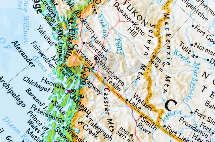 Ameryka Północna i Południowa 1:19 100 000. Mapa polityczna w ramie drewnianej.  Wydawnictwo: National Geographic. Fragment 4